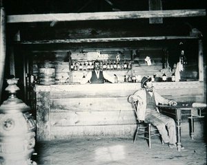 Un salón en el condado de Albany, Wyoming, c.1890