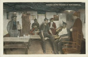 Minería del carbón en Estados Unidos: Heridos atendidos en el hospital de la mina (foto en color) de American Photographer