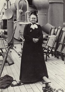 Carrie Nation (1846-1911), luchadora radical estadounidense contra el alcoholismo, hacia 1905 (fotografía en blanco y negro). de American Photographer