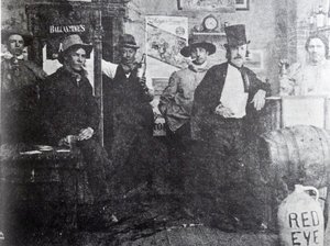 Bar de Cripple Creek, 1898 de American Photographer