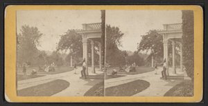 Lawn Este y Pórtico, Comunidad de Oneida, Estado de Nueva York, c.1870 de American Photographer