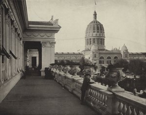 Veranda Este del Edificio de la Mujer de American Photographer