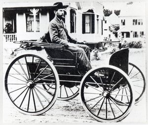 Primer automóvil americano, diseñado y construido por Charles y Frank Duryea de American Photographer
