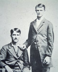 Frank (1843-1915) y Jesse James (1847-82) c.1870