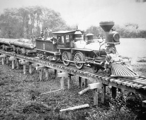 Tren de carga, Condado de Coss, Oregón, c.1880 de American Photographer