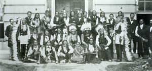 Delegación india de líderes sioux en Washington D.C. para protestar la violación del Tratado de Fort Laramie de 1868 de American Photographer