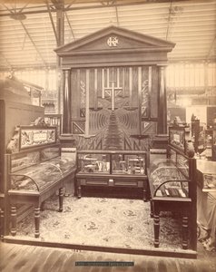 Exposición de Kuffel & Esser, Main Building, Centennial International Exhibition, Filadelfia, 1876 de American Photographer