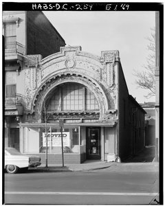 Teatro Mount Vernon, 918 Ninth Street Northwest, Washington, Distrito de Columbia, DC, 30 de noviembre de 1969 de American Photographer