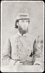 Retrato de un soldado (foto en blanco y negro)