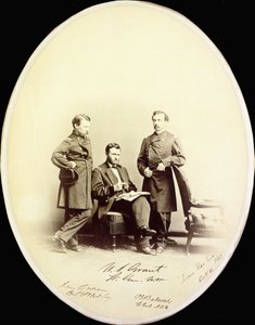 Fotografía firmada de Ulysses S. Grant y sus ayudantes, Orville E. Babcock y Adam Badeau, en uniforme militar, c.1865 de American Photographer