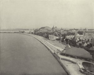 El Paseo Marítimo de la Orilla del Lago