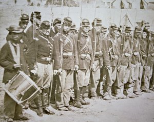 El Sexto Regimiento de Infantería de Maine del Ejército de la Unión, en desfile después de la Batalla de Fredericksburg de American Photographer