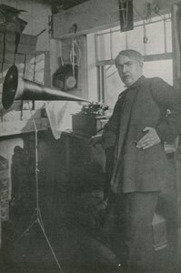 Thomas Edison en su taller