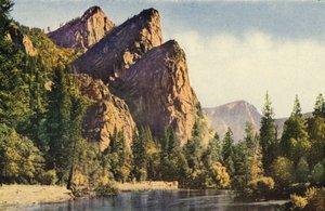 Three Brothers, Parque Nacional de Yosemite (foto en color)
