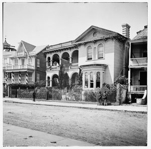 Cuartel general de la Unión en 26 South Battery Street en la ocupada Charleston, Carolina del Sur de American Photographer