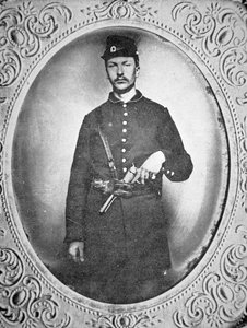 Soldado de la Unión desconocido armado con revólver Colt Dragoon