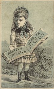 Chica sosteniendo libro
