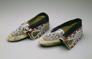 Mocasines, Chippewa, c.1835 de American School