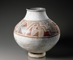 Jarra Mogollon con diseños geométricos, estilo II, 1025-1150 de American School