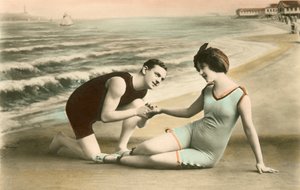 Romántica pareja victoriana en la playa