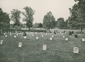 Tumbas de Soldados, Arlington Heights de American School