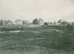 Witch Hill, Salem de American School