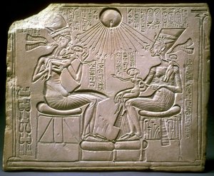 La familia real: Akenatón, Nefertiti y sus hijos, ca. 1350 a.C.