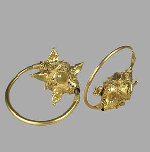 Colgante de oro Kolt, siglo XI-XII