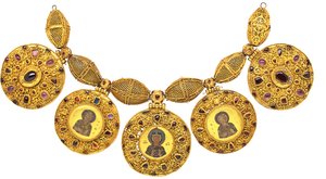 Collar con colgantes, principios del siglo XII