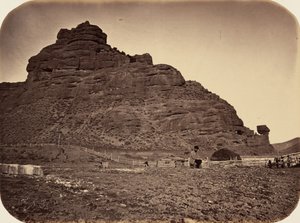 Lámina 34. Sentinel Rock, Weber Valley,1869 (foto) de Andrew Joseph Russell