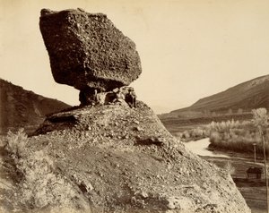 Sphinx of the Valley, de The Great West Illustrated in a Series of Photographic Views across the Continent taken along the line of the Union Pacific Railroad West from Omaha, Nebraska por A.J. Russell, Volumen I. de Andrew Joseph Russell