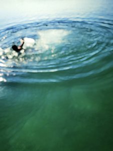 Surfista bajo la superficie de Angelo Cerantola