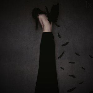 La mujer alada y afligida de Anja Matko