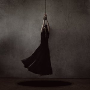 La mujer sobre el vacío de Anja Matko