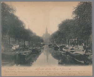 Vista del Turfmarkt y la Nieuwe Kerk en La Haya
Saludos desde La Haya; Turfmarkt y Nieuwe Kerk (título en el objeto) de Anonymous