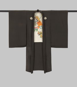 Chicos haori con juguetes