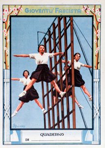 Portada del cuaderno de estudiante con jóvenes chicas fascistas durante el entrenamiento deportivo