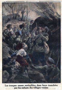 Primera Guerra Mundial 1914-1918 (Guerra 14-18). Las tropas militares rusas se abastecen en sus trincheras con la ayuda de niños de aldeas vecinas. En "Le Petite Journal", el 02/04/1916. Colección privada de Anonymous Anonymous