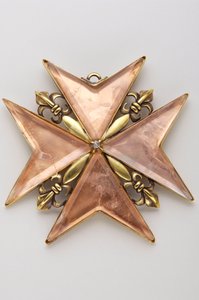 Gran Ducado de Toscana - Orden de San Esteban: cruz de prior o bailío - anverso - Modelo del siglo XVII - Bronce dorado, cobre y cristal tamaño - D: 9.7 cm; peso: 70 g - Colección privada de Anonymous Anonymous