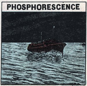 Fosforescencia: la estela de un barco deja una marca luminosa por la noche cuando pasa en medio de un banco de animales fosforescentes llamados infusorios noctilucas. Ilustración anónima de 1925. Colección privada.
