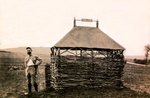Fotografía de un álbum personal de un teniente de infantería durante los primeros meses de la Primera Guerra Mundial
