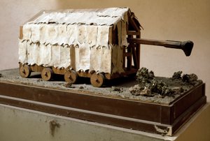 Reconstrucción de un ariete, una máquina de guerra de origen cartaginés y luego adoptada por los legionarios romanos. Roma, Museo de la Civilización Romana de Anonymous Anonymous
