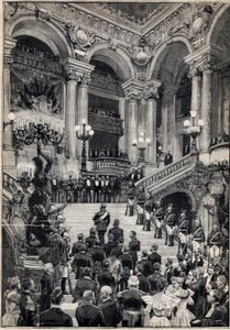 Marineros rusos suben la gran escalera durante una noche de gala en la Ópera Garnier en París. Grabado en 