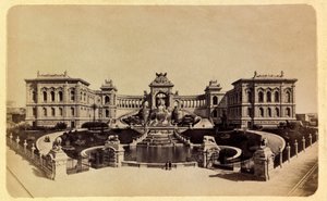 La ciudad de Marsella y sus alrededores alrededor de 1885-1890: El Palacio Longchamp (Museo de Bellas Artes) de Anonymous Anonymous