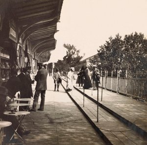 Exposición Universal de 1900 en París: La acera rodante - colección privada de Anonymous Anonymous