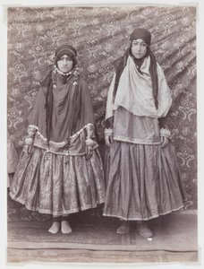 Dos mujeres en traje tribal de Antoin Sevruguin