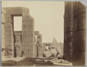 Ramesseum con la estatua de Antonio Beato