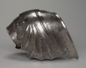 Hombrera gótica en forma de abanico, c.1485-1500 de Antonio Missaglia