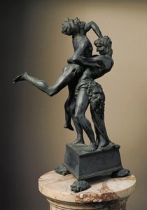 Los doce trabajos de Hércules: "Heracles (Hércules) levanta al gigante Anteo". Escultura en bronce por Antonio Benci llamado Le Pollaiolo (Pollaiuolo) (1431-1498) de Antonio Pollaiuolo