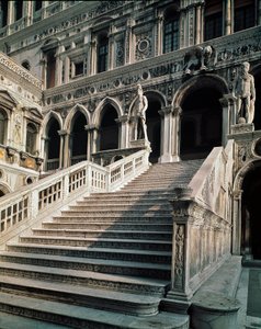 Vista de la Scala dei Giganti (escalera de los Gigantes) que conduce a la entrada del Palacio Ducal de Antonio Rizzo